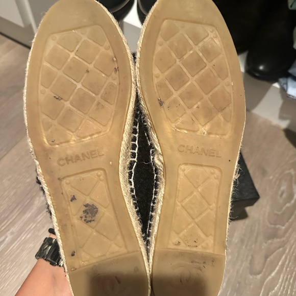 CHANEL Black Espadrilles with CC Logo - Picture 7 of 9